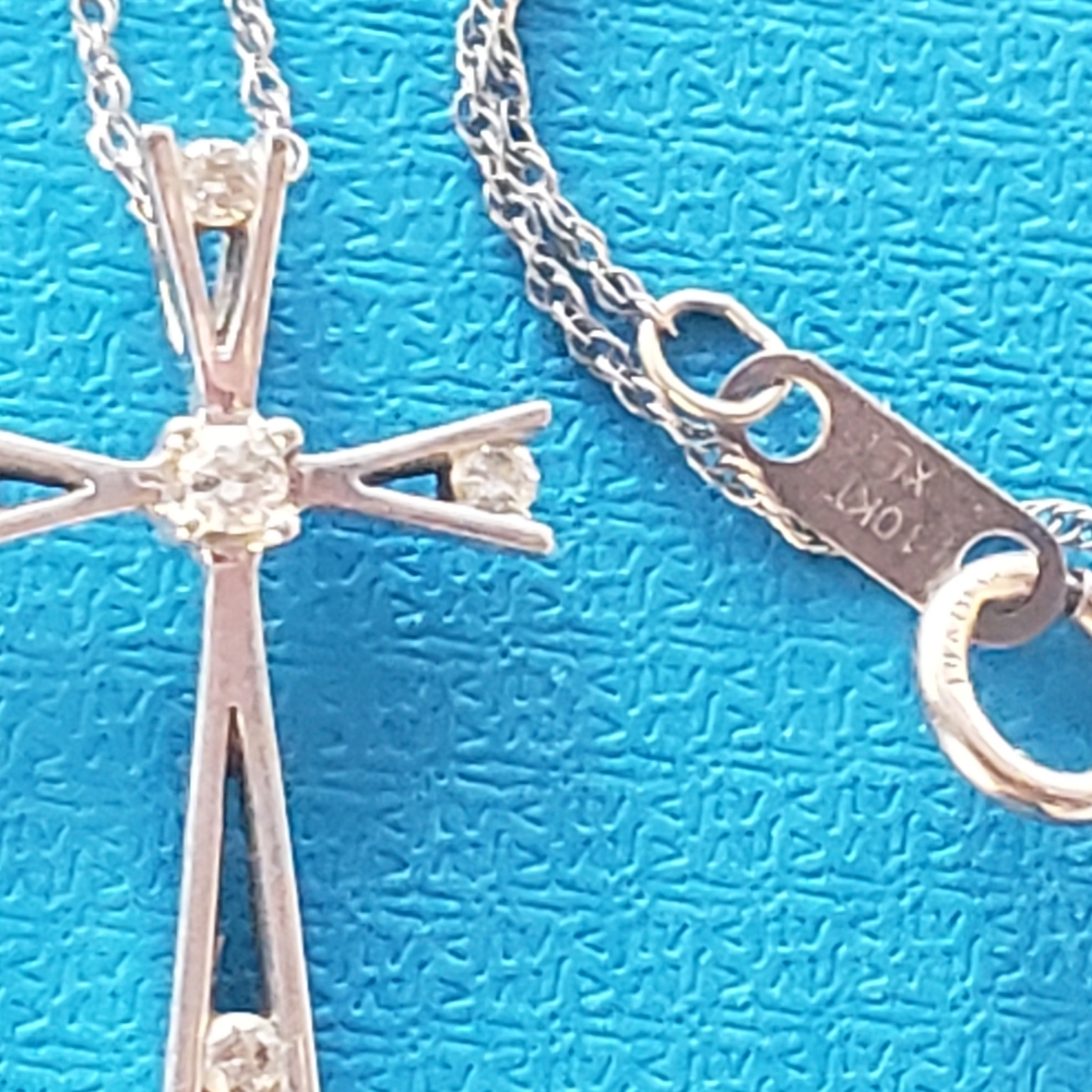Kay's 10kt white gold 1/10ct diamond cross necklace